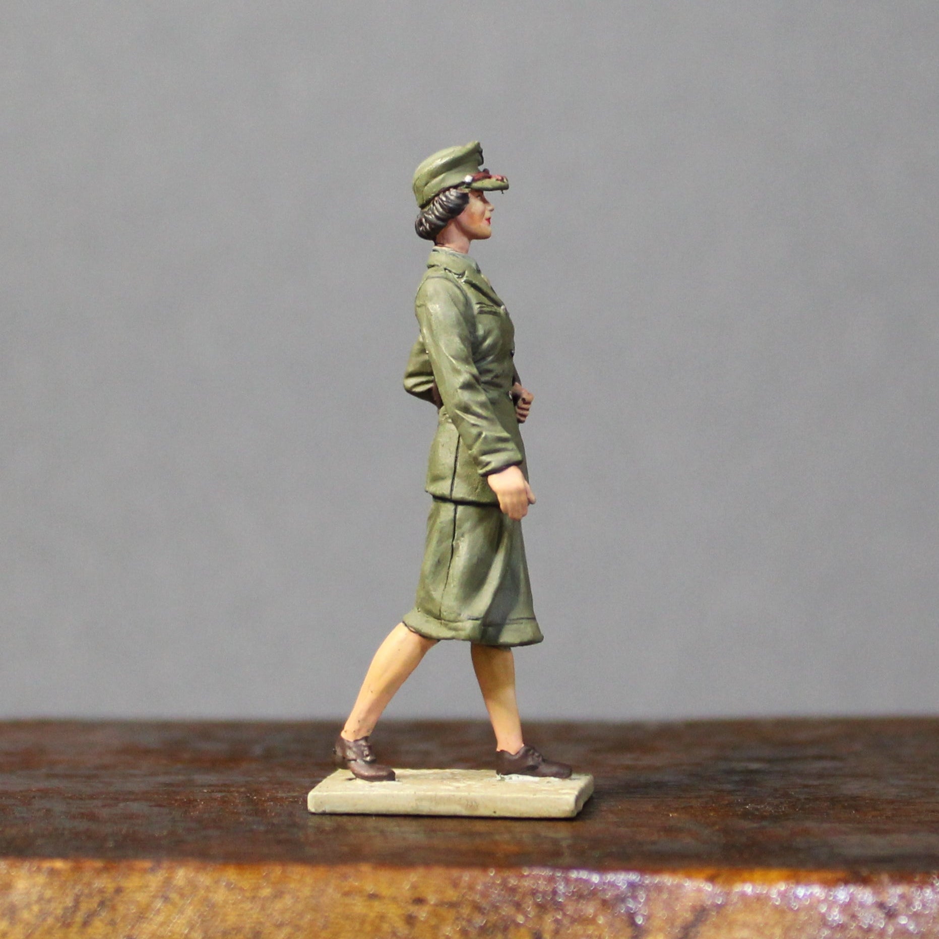 Miniature Collector's Figurine U.S.M.C. Women's Reserve 1941 - 1945