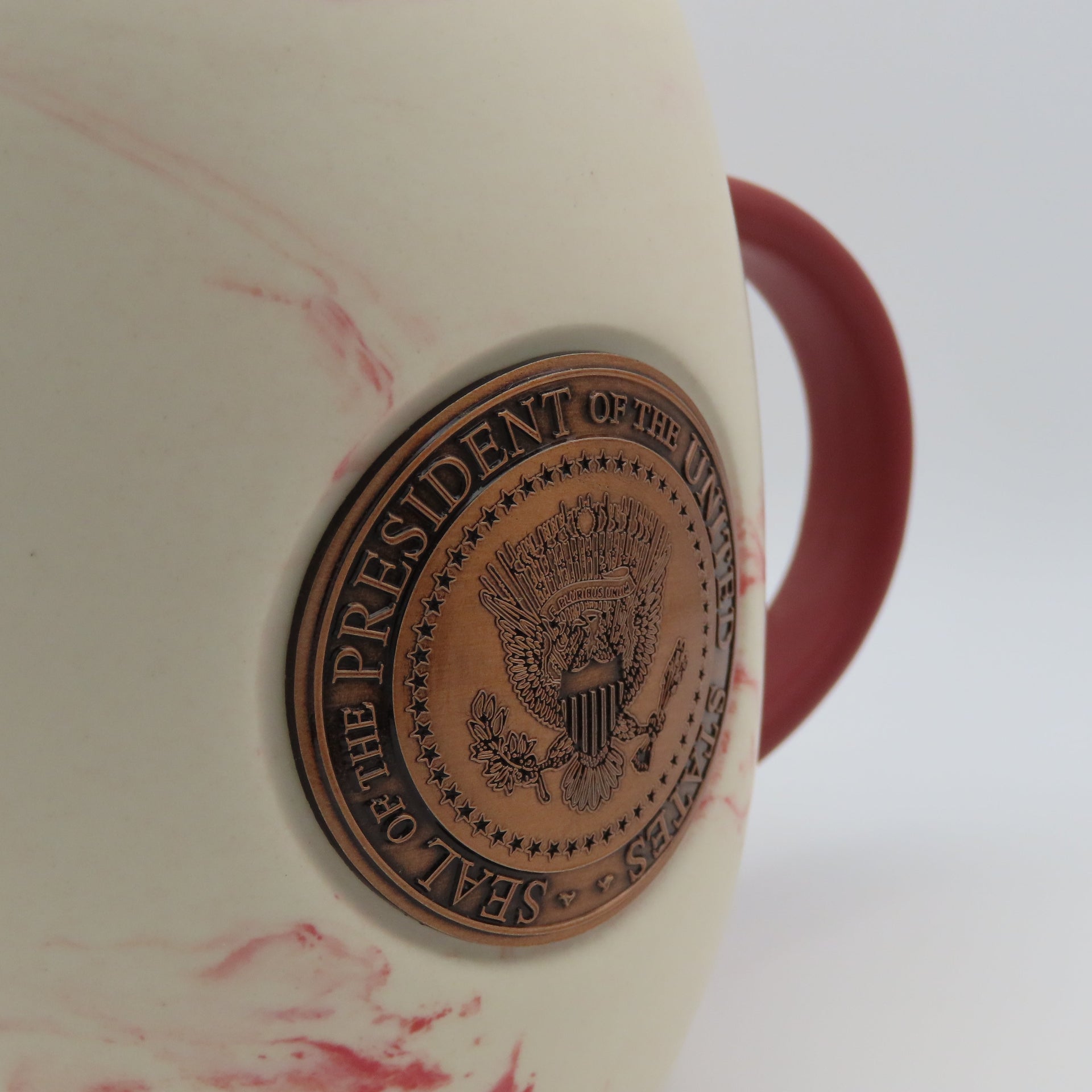 Red Marble Look Presidential Seal Mug